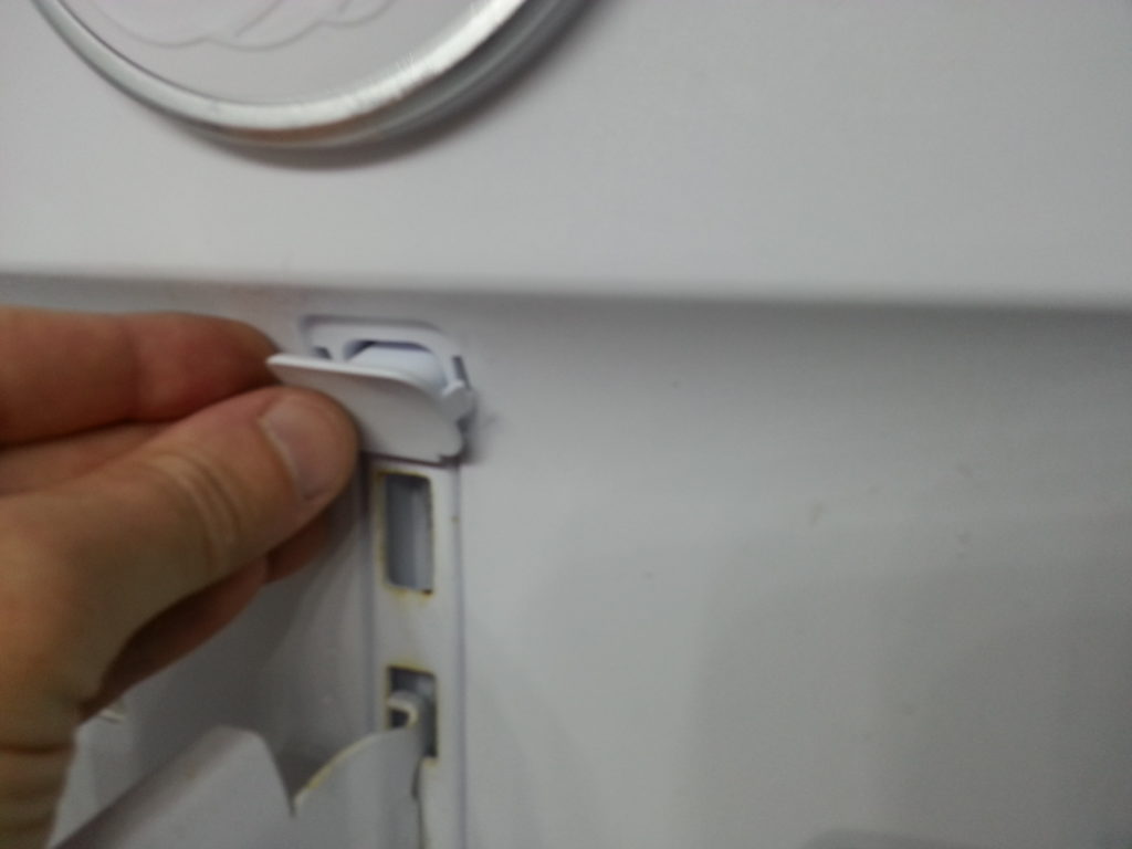 Samsung refrigerator leaking water - Ace Appliance Service